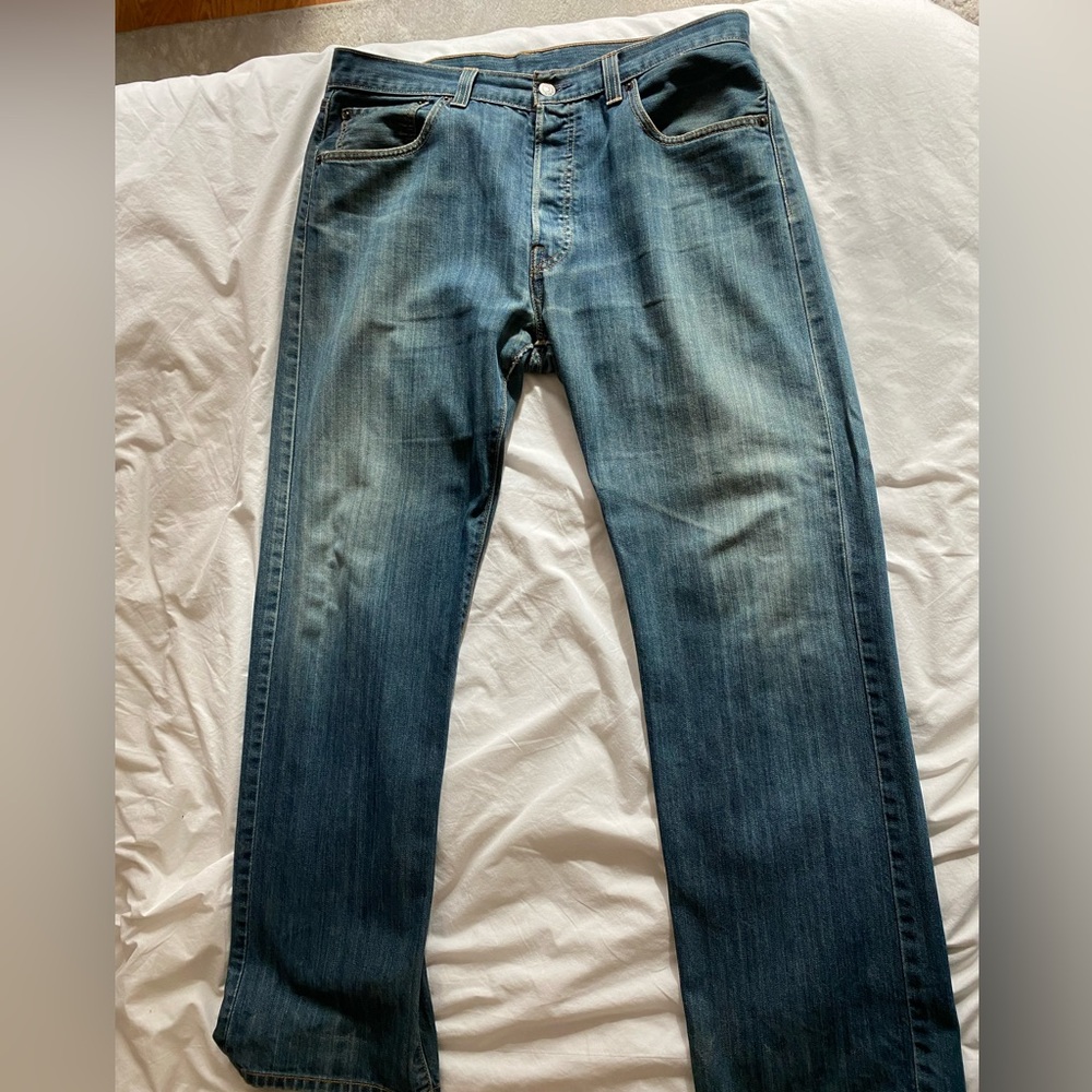 Vintage Levi 501 dark wash made in USA